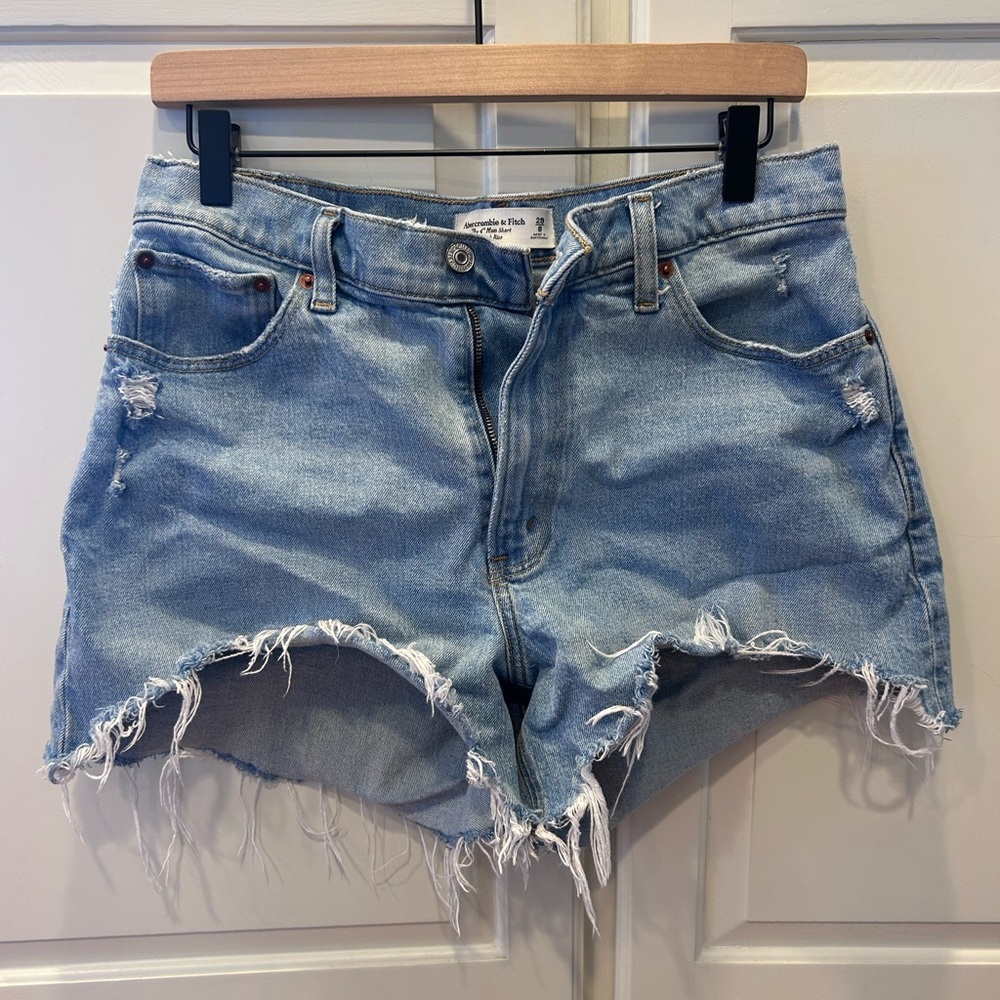 Abercrombie & Fitch High Rise Mom Short 4”